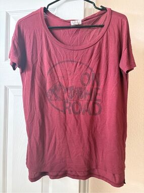 Full Tilt Women's Short Sleeve Graphic Tee - Berry Red